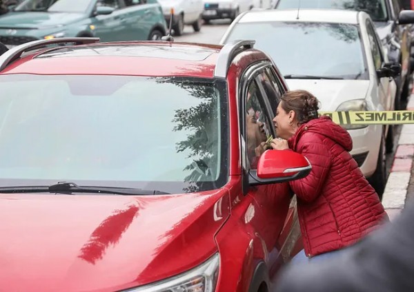 Feryadı Yürekleri Dağladı! Aracında Ölü Bulunan Eşine...